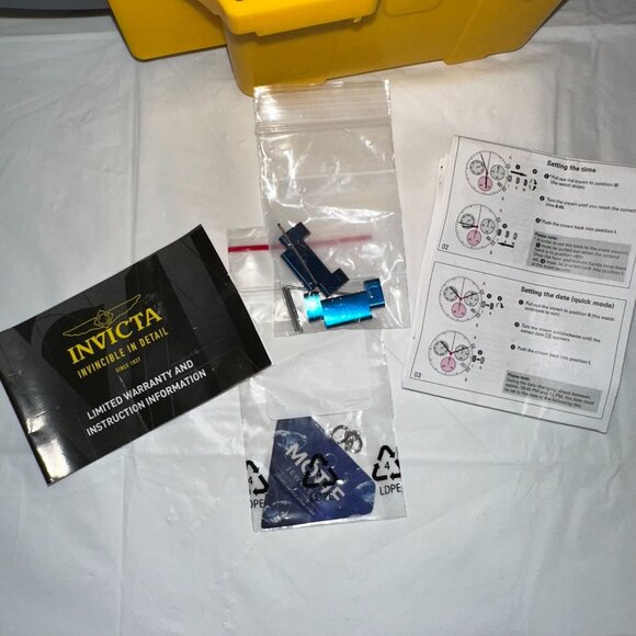 Invicta Mens Pro Diver Blue Watch With Yellow Storage Case - Picture 10 of 10